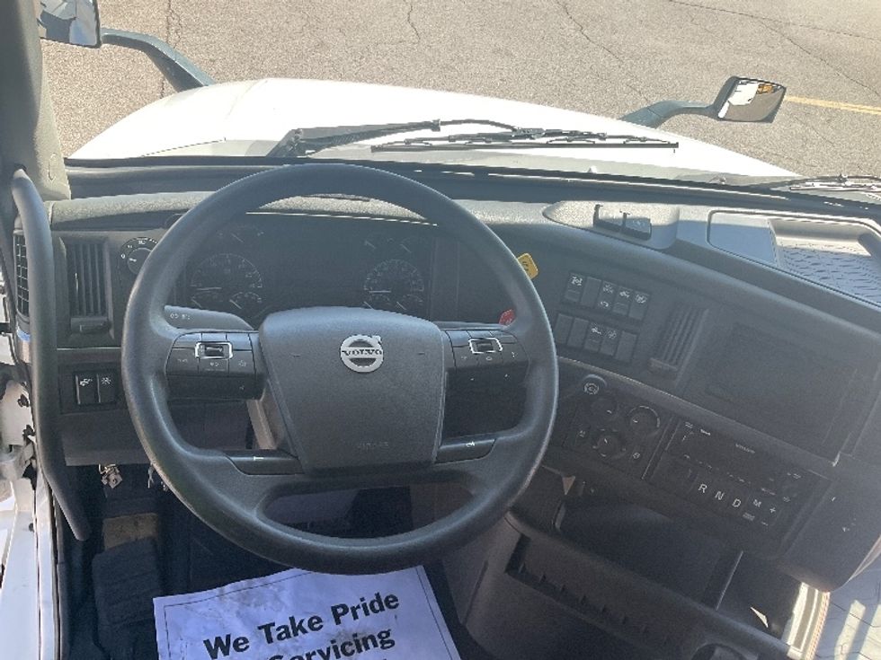 Sleeper Tractor-Heavy Duty Tractors-Volvo-2022-VNL64760-Cincinnati-OH-534,102\n\t\tmiles-$ 65,000 - Image 11