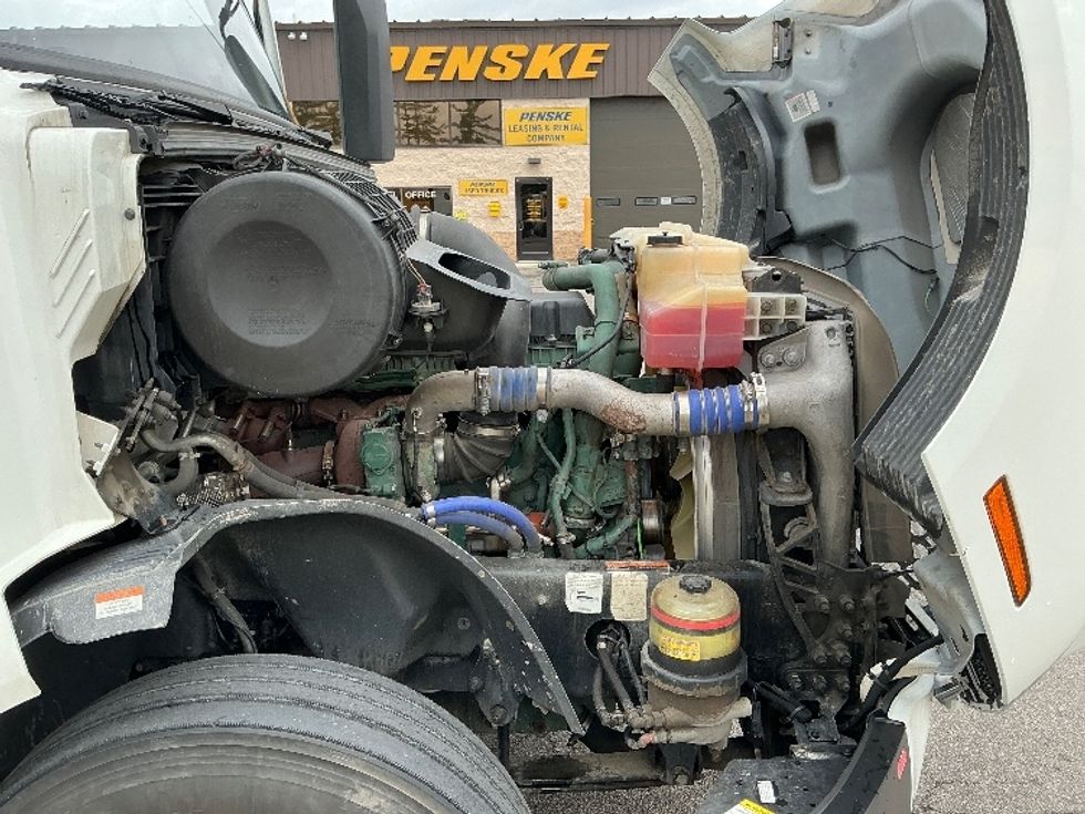 Sleeper Tractor-Heavy Duty Tractors-Volvo-2022-VNL64760-Cincinnati-OH-547,339\n\t\tmiles-$ 63,750 - Image 20