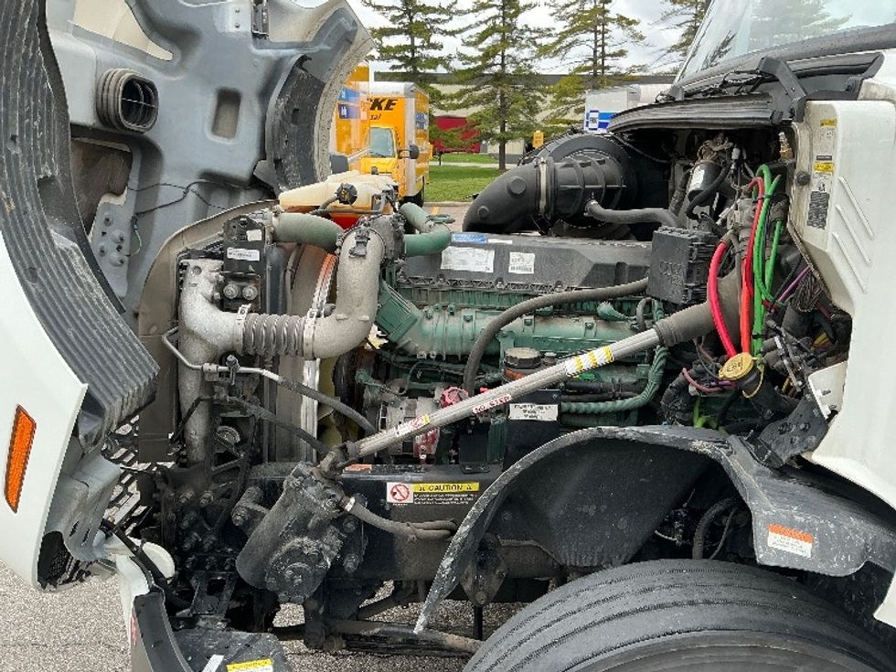 Sleeper Tractor-Heavy Duty Tractors-Volvo-2022-VNL64760-Cincinnati-OH-547,339\n\t\tmiles-$ 63,750 - Image 21