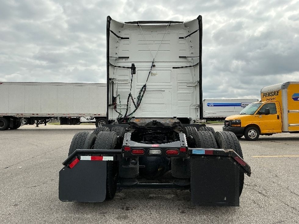 Sleeper Tractor-Heavy Duty Tractors-Volvo-2022-VNL64760-Cincinnati-OH-547,339\n\t\tmiles-$ 63,750 - Image 6