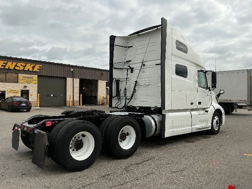 Sleeper Tractor-Heavy Duty Tractors-Volvo-2022-VNL64760-Cincinnati-OH-547,339\n\t\tmiles-$ 63,750 - Image 7