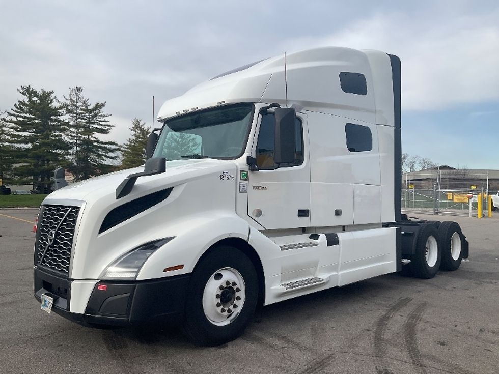 Sleeper Tractor-Heavy Duty Tractors-Volvo-2022-VNL64760-Cincinnati-OH-554,570\n\t\tmiles-$ 63,250 - Image 3