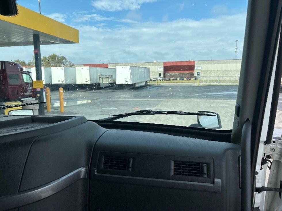 Sleeper Tractor-Heavy Duty Tractors-Volvo-2022-VNL64760-Columbus-OH-236,445\n\t\tmiles-$ 97,000 - Image 14