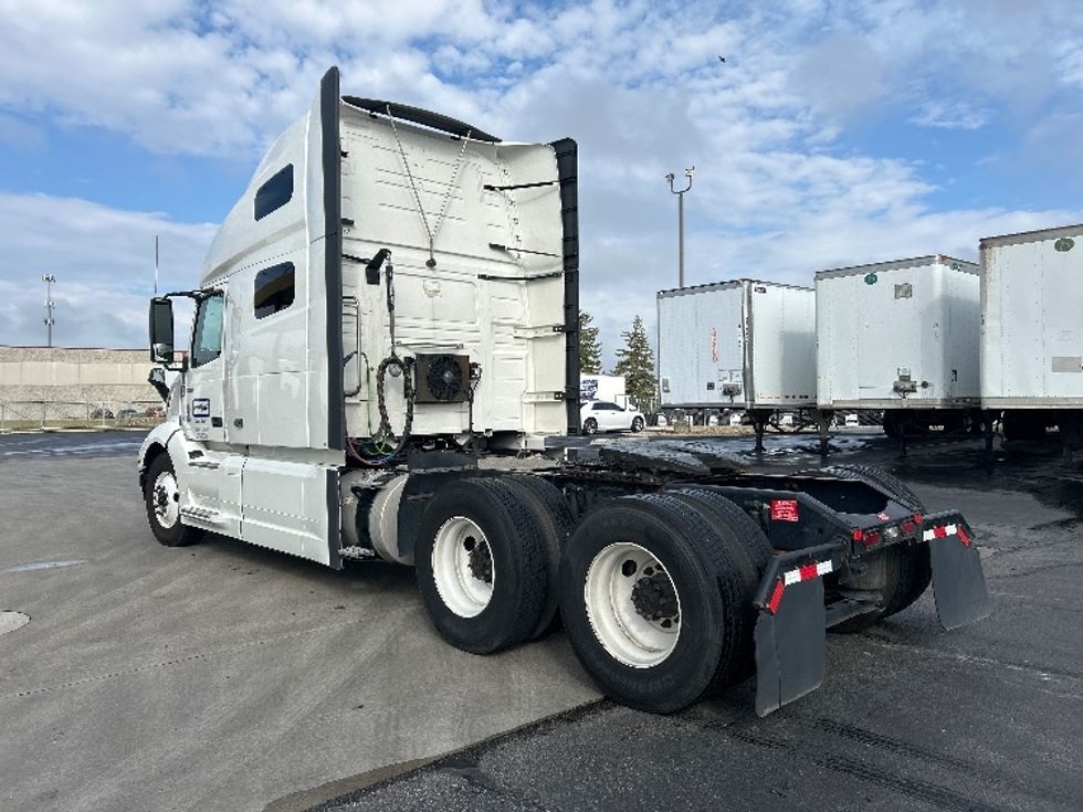 Sleeper Tractor-Heavy Duty Tractors-Volvo-2022-VNL64760-Columbus-OH-236,445\n\t\tmiles-$ 97,000 - Image 5