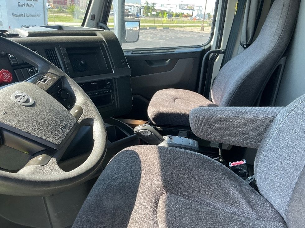 Sleeper Tractor-Heavy Duty Tractors-Volvo-2022-VNL64760-Columbus-OH-456,420\n\t\tmiles-$ 76,250 - Image 10