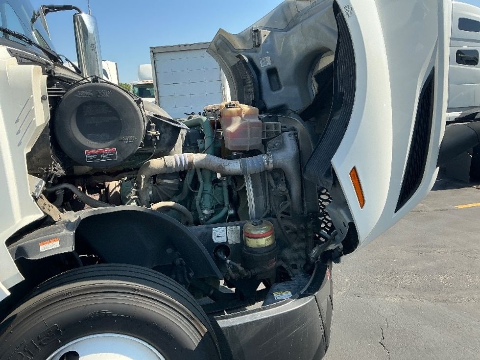 Sleeper Tractor-Heavy Duty Tractors-Volvo-2022-VNL64760-Columbus-OH-456,420\n\t\tmiles-$ 76,250 - Image 20