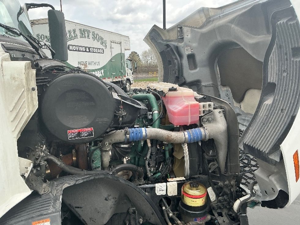 Sleeper Tractor-Heavy Duty Tractors-Volvo-2022-VNL64760-Columbus-OH-457,576\n\t\tmiles-$ 70,750 - Image 20