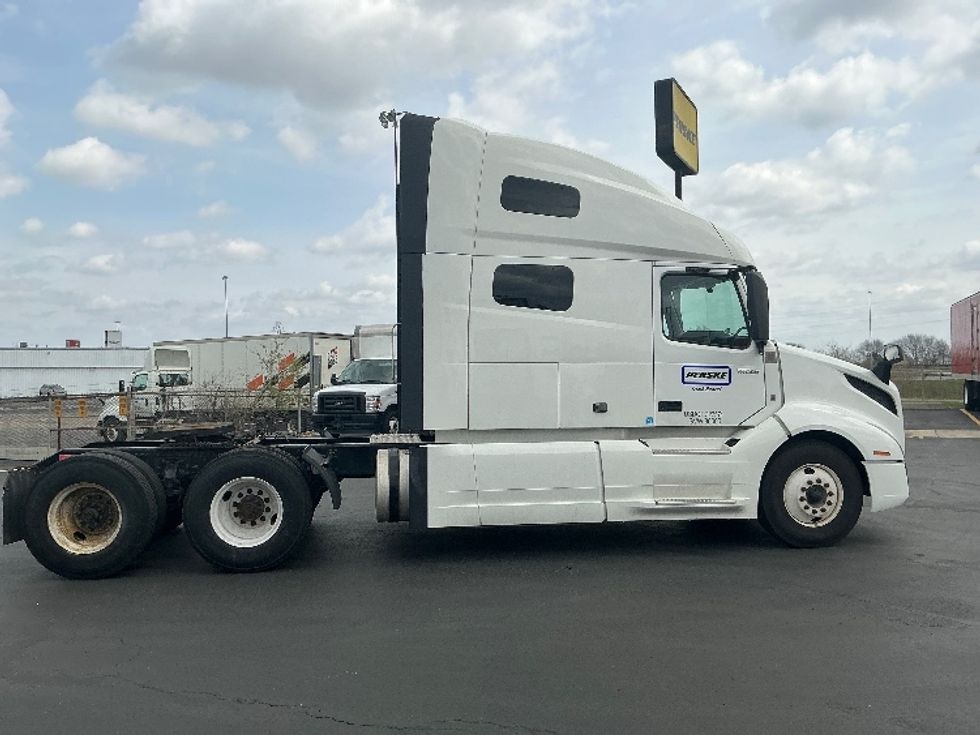 Sleeper Tractor-Heavy Duty Tractors-Volvo-2022-VNL64760-Columbus-OH-457,576\n\t\tmiles-$ 70,750 - Image 8