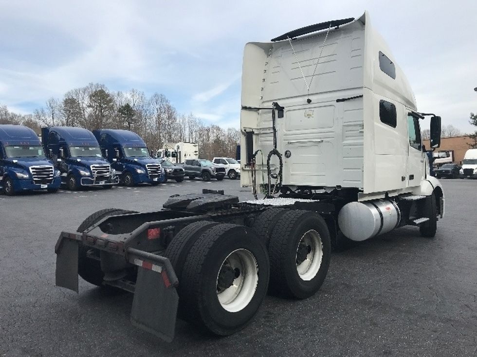 Sleeper Tractor-Heavy Duty Tractors-Volvo-2022-VNL64760-Conover-NC-314,033\n\t\tmiles-$ 85,500 - Image 7