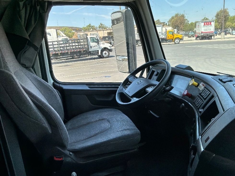 Sleeper Tractor-Heavy Duty Tractors-Volvo-2022-VNL64760-Corona-CA-495,088\n\t\tmiles-$ 82,000 - Image 15