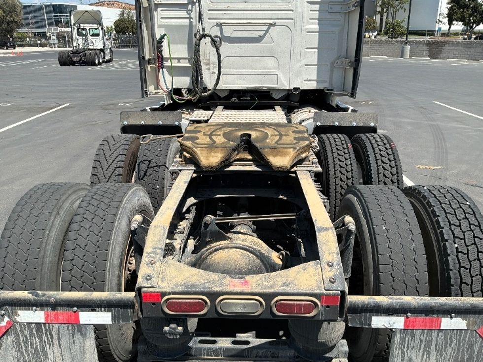 Sleeper Tractor-Heavy Duty Tractors-Volvo-2022-VNL64760-Corona-CA-495,088\n\t\tmiles-$ 82,000 - Image 6