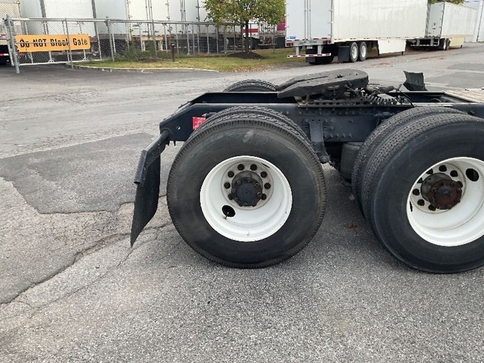 Sleeper Tractor-Heavy Duty Tractors-Volvo-2022-VNL64760-Coxsackie-NY-566,046\n\t\tmiles-$ 65,000 - Image 23