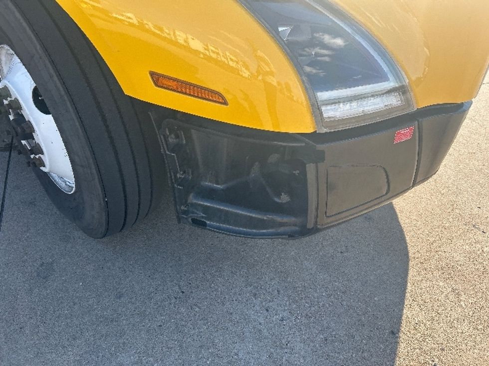 Sleeper Tractor-Heavy Duty Tractors-Volvo-2022-VNL64760-Dallas-TX-406,536\n\t\tmiles-$ 84,000 - Image 21