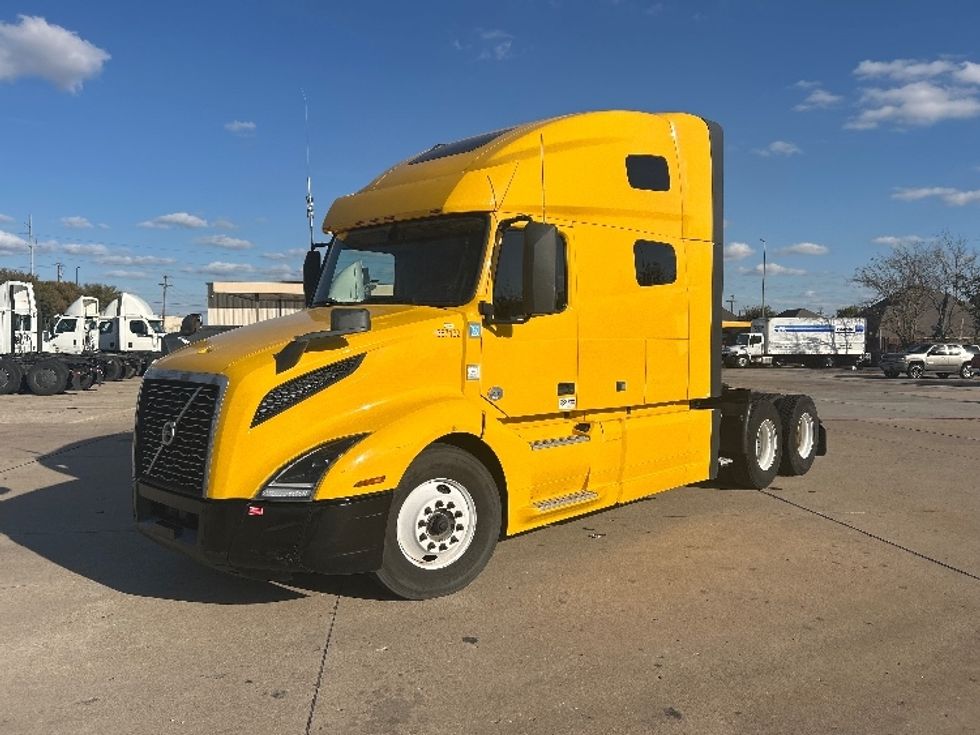 Sleeper Tractor-Heavy Duty Tractors-Volvo-2022-VNL64760-Dallas-TX-406,536\n\t\tmiles-$ 84,000 - Image 3