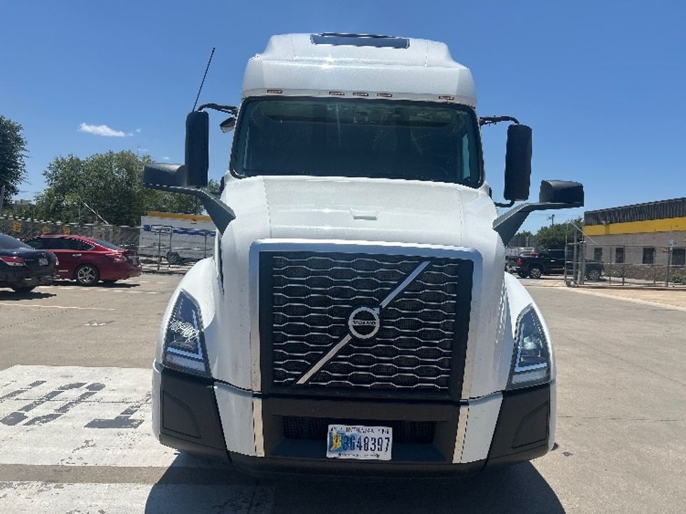Sleeper Tractor-Heavy Duty Tractors-Volvo-2022-VNL64760-Dallas-TX-406,958\n\t\tmiles-$ 89,500 - Image 2