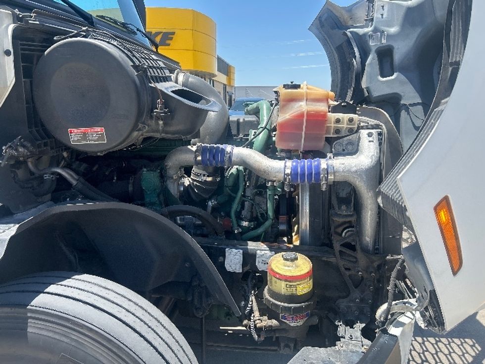 Sleeper Tractor-Heavy Duty Tractors-Volvo-2022-VNL64760-Dallas-TX-406,958\n\t\tmiles-$ 89,500 - Image 20
