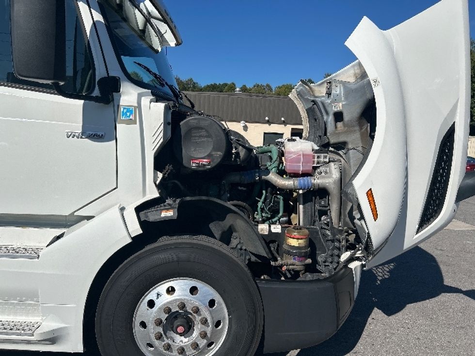 Sleeper Tractor-Heavy Duty Tractors-Volvo-2022-VNL64760-Dalton-GA-479,469\n\t\tmiles-$ 79,500 - Image 20