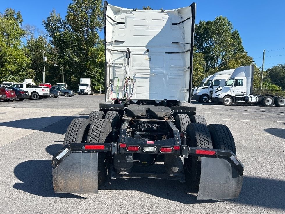 Sleeper Tractor-Heavy Duty Tractors-Volvo-2022-VNL64760-Dalton-GA-479,469\n\t\tmiles-$ 79,500 - Image 6