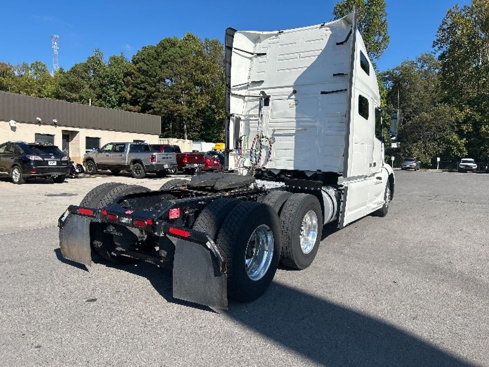 Sleeper Tractor-Heavy Duty Tractors-Volvo-2022-VNL64760-Dalton-GA-479,469\n\t\tmiles-$ 79,500 - Image 7