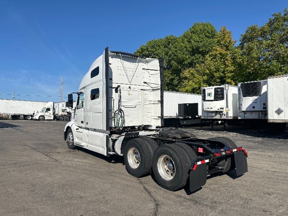 Sleeper Tractor-Heavy Duty Tractors-Volvo-2022-VNL64760-Dayton-OH-287,270\n\t\tmiles-$ 92,750 - Image 5