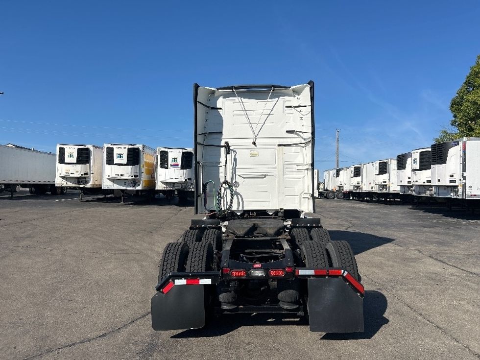Sleeper Tractor-Heavy Duty Tractors-Volvo-2022-VNL64760-Dayton-OH-287,270\n\t\tmiles-$ 92,750 - Image 6