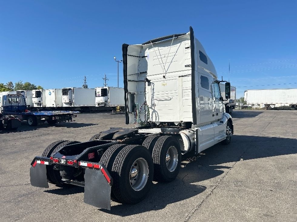 Sleeper Tractor-Heavy Duty Tractors-Volvo-2022-VNL64760-Dayton-OH-287,270\n\t\tmiles-$ 92,750 - Image 7