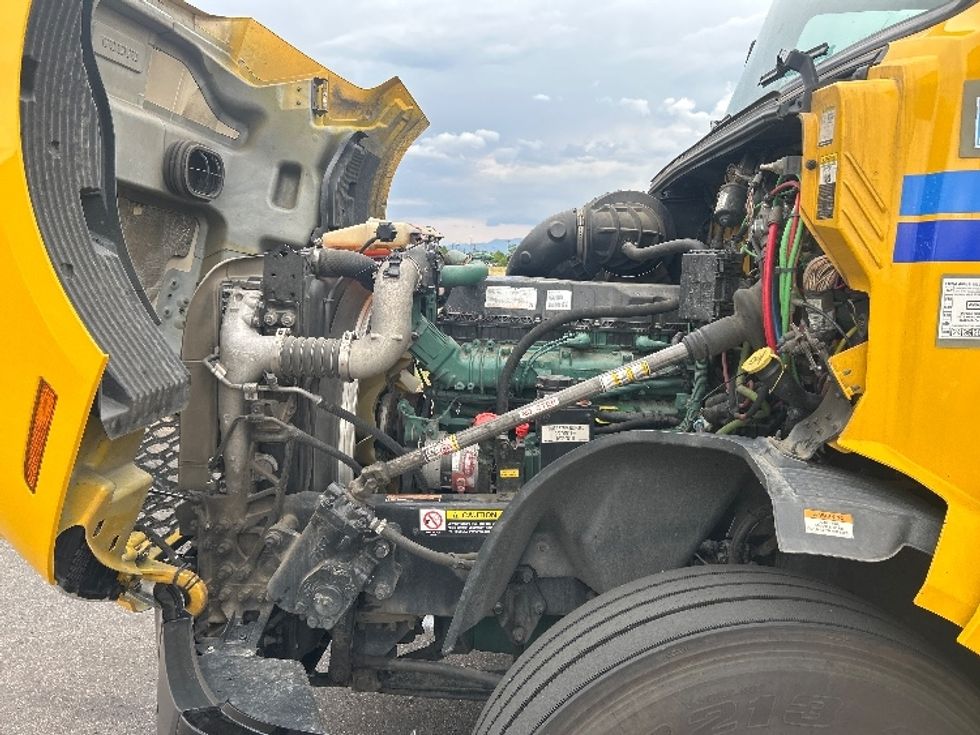 Sleeper Tractor-Heavy Duty Tractors-Volvo-2022-VNL64760-Denver-CO-549,888\n\t\tmiles-$ 75,750 - Image 20