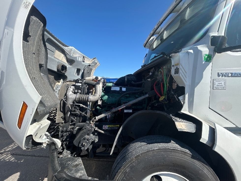 Sleeper Tractor-Heavy Duty Tractors-Volvo-2022-VNL64760-Des Moines-IA-508,187\n\t\tmiles-$ 69,750 - Image 21