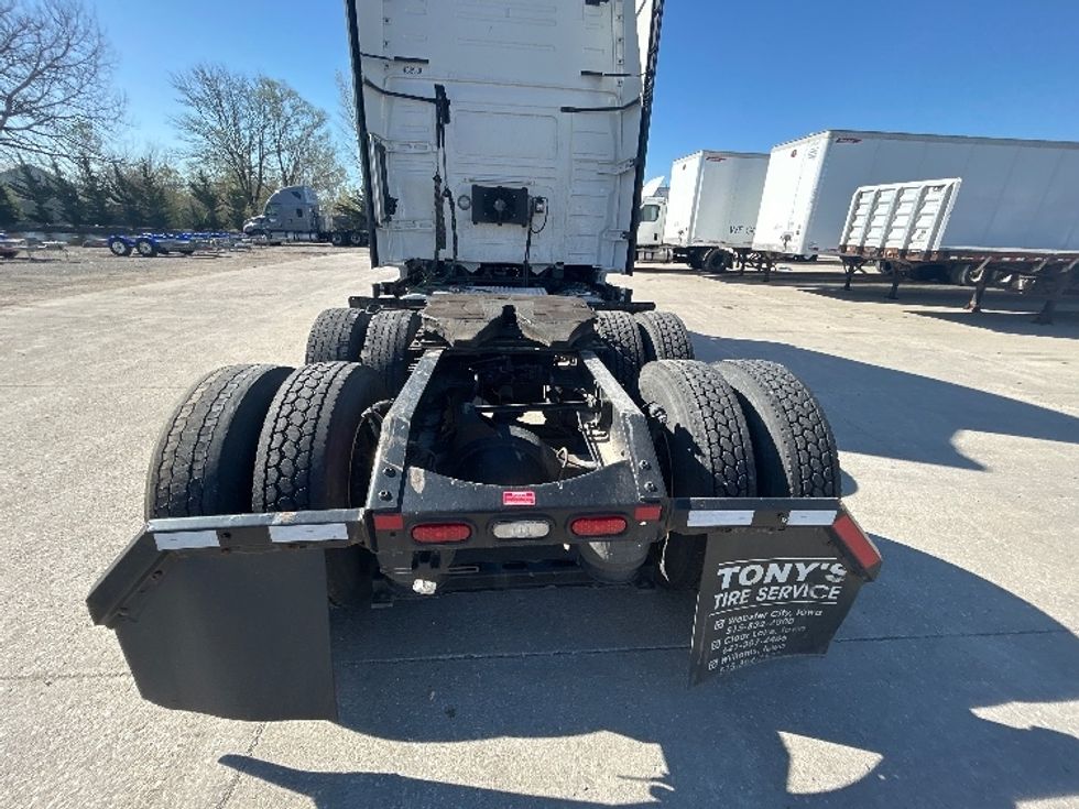 Sleeper Tractor-Heavy Duty Tractors-Volvo-2022-VNL64760-Des Moines-IA-508,187\n\t\tmiles-$ 69,750 - Image 6