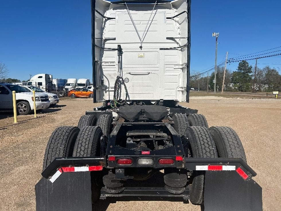 Sleeper Tractor-Heavy Duty Tractors-Volvo-2022-VNL64760-Dothan-AL-568,541\n\t\tmiles-$ 63,250 - Image 6