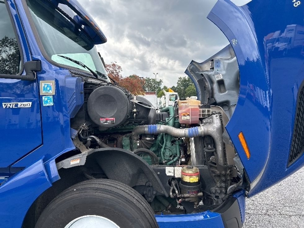 Sleeper Tractor-Heavy Duty Tractors-Volvo-2022-VNL64760-Duluth-GA-288,065\n\t\tmiles-$ 96,000 - Image 20