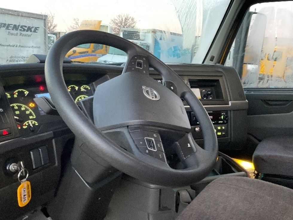 Sleeper Tractor-Heavy Duty Tractors-Volvo-2022-VNL64760-East Chicago-IN-336,055\n\t\tmiles-$ 81,750 - Image 10