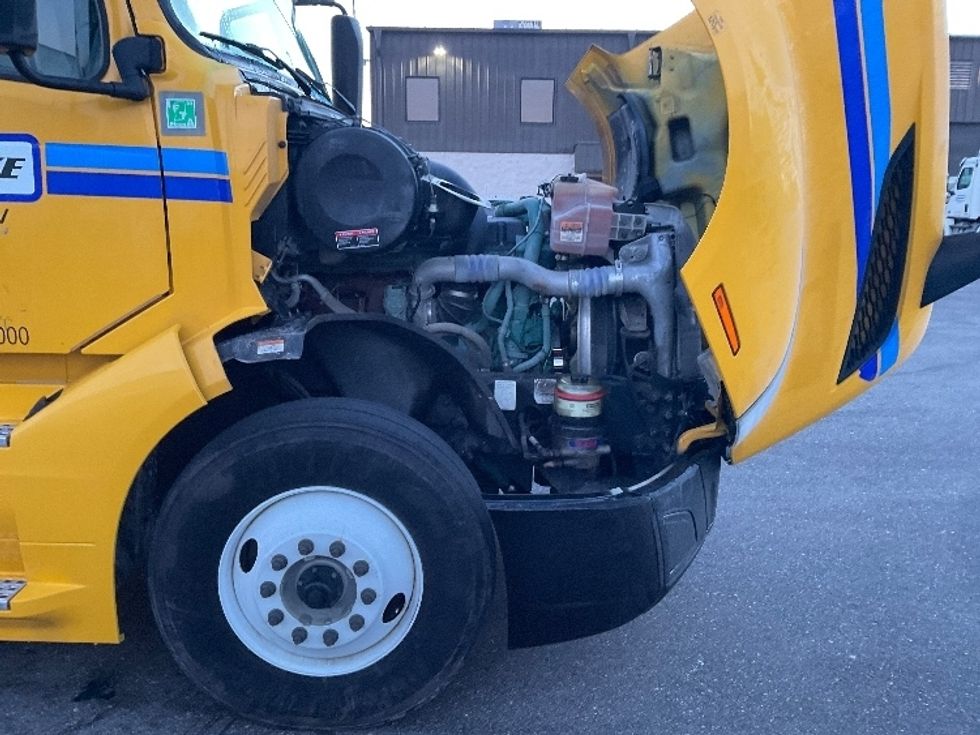 Sleeper Tractor-Heavy Duty Tractors-Volvo-2022-VNL64760-East Chicago-IN-336,055\n\t\tmiles-$ 81,750 - Image 20