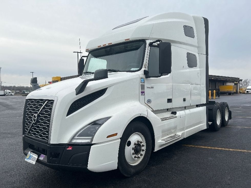 Sleeper Tractor-Heavy Duty Tractors-Volvo-2022-VNL64760-East Chicago-IN-344,633\n\t\tmiles-$ 83,000 - Image 3
