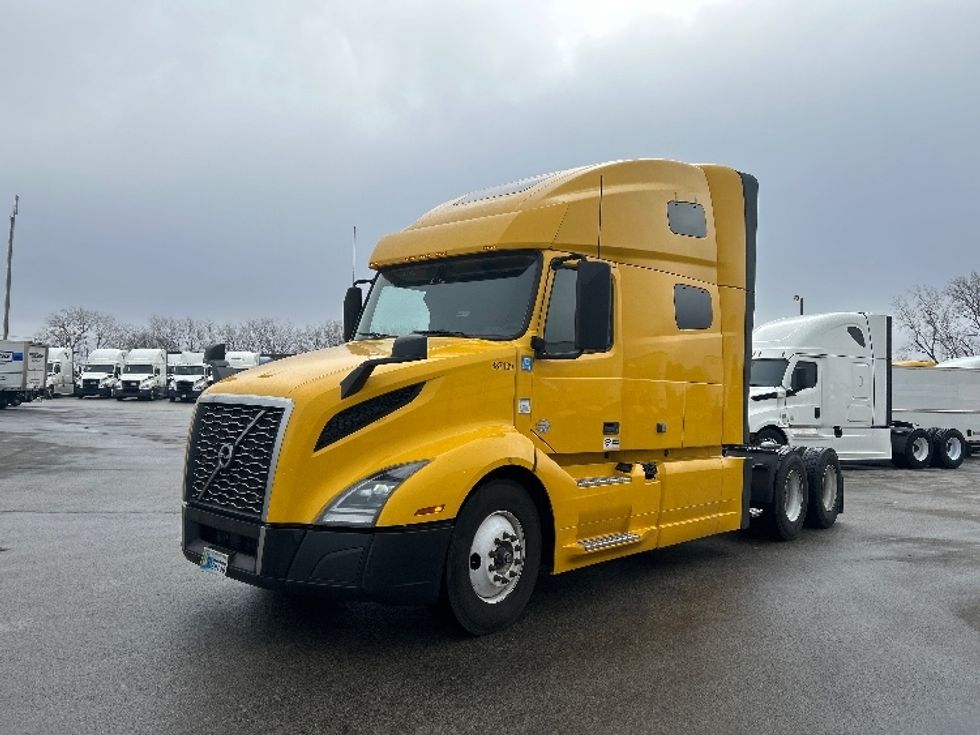 Sleeper Tractor-Heavy Duty Tractors-Volvo-2022-VNL64760-East Chicago-IN-416,184\n\t\tmiles-$ 72,750 - Image 3