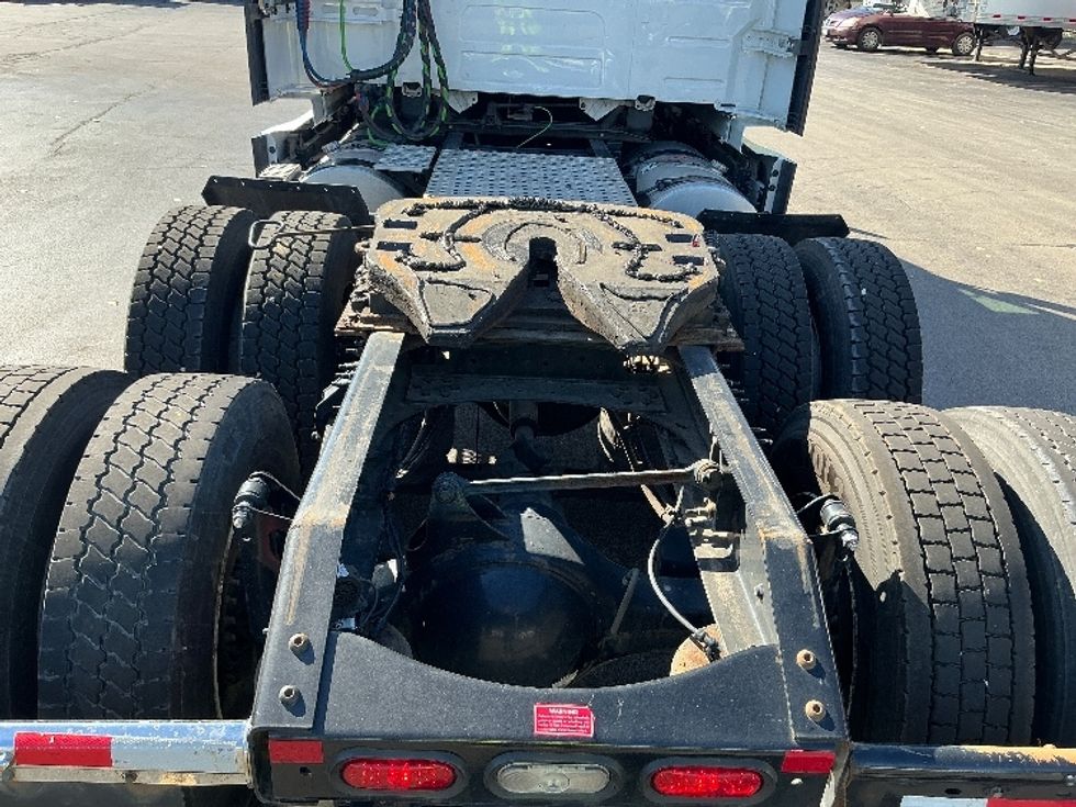 Sleeper Tractor-Heavy Duty Tractors-Volvo-2022-VNL64760-East Chicago-IN-420,000\n\t\tmiles-$ 79,750 - Image 6