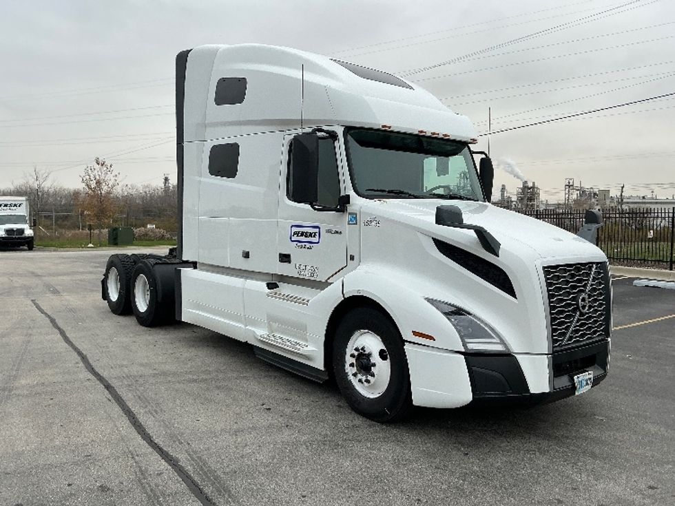Sleeper Tractor-Heavy Duty Tractors-Volvo-2022-VNL64760-East Chicago-IN-421,865\n\t\tmiles-$ 78,750 - Image 3