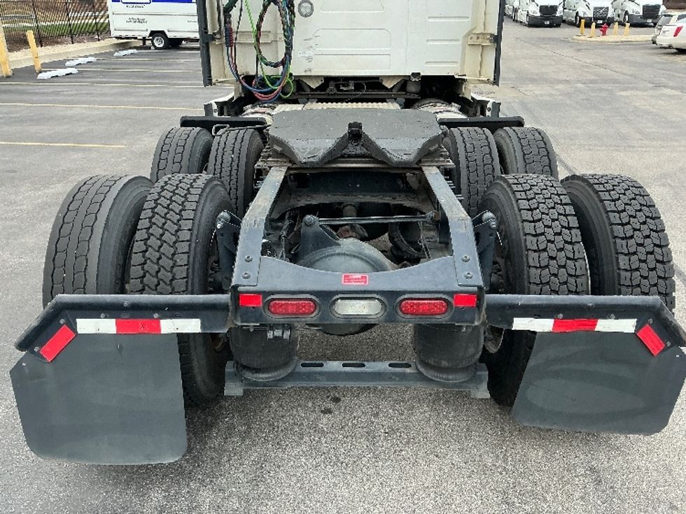 Sleeper Tractor-Heavy Duty Tractors-Volvo-2022-VNL64760-East Chicago-IN-421,865\n\t\tmiles-$ 78,750 - Image 6