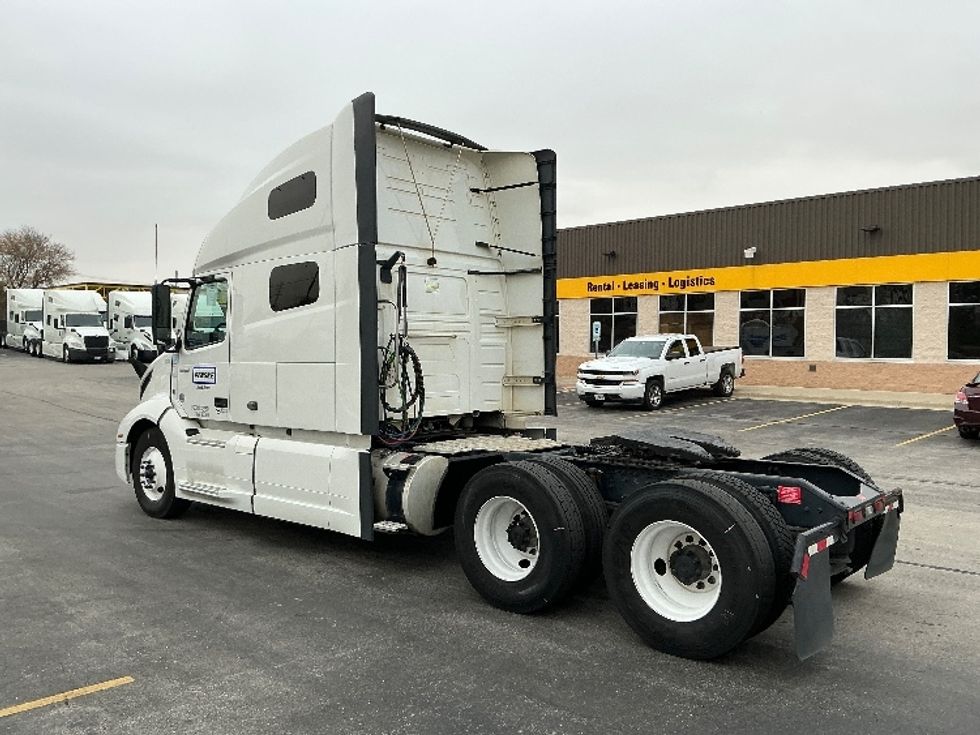 Sleeper Tractor-Heavy Duty Tractors-Volvo-2022-VNL64760-East Chicago-IN-421,865\n\t\tmiles-$ 78,750 - Image 7