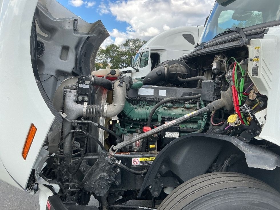 Sleeper Tractor-Heavy Duty Tractors-Volvo-2022-VNL64760-East Chicago-IN-443,155\n\t\tmiles-$ 77,500 - Image 21