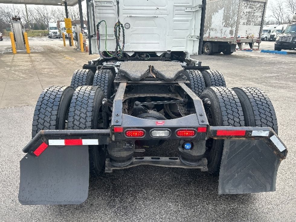 Sleeper Tractor-Heavy Duty Tractors-Volvo-2022-VNL64760-East Chicago-IN-469,053\n\t\tmiles-$ 71,250 - Image 6