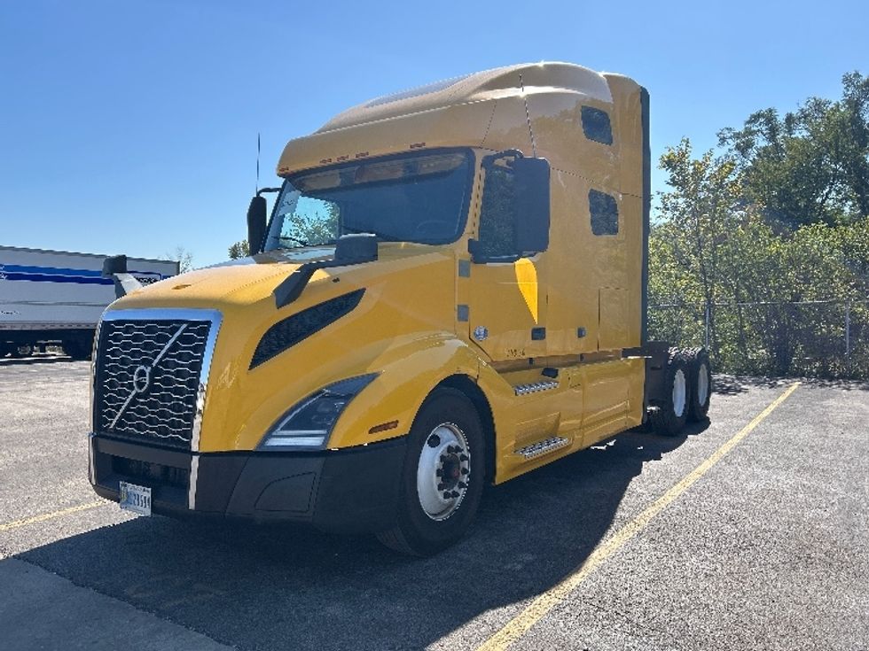 Sleeper Tractor-Heavy Duty Tractors-Volvo-2022-VNL64760-East Chicago-IN-497,589\n\t\tmiles-$ 68,250 - Image 3
