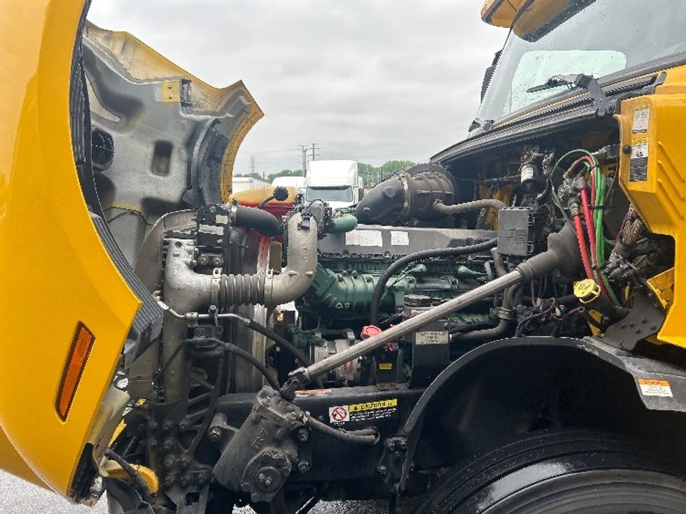 Sleeper Tractor-Heavy Duty Tractors-Volvo-2022-VNL64760-East Chicago-IN-508,303\n\t\tmiles-$ 70,750 - Image 21