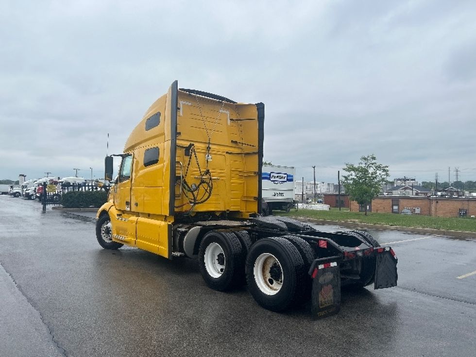 Sleeper Tractor-Heavy Duty Tractors-Volvo-2022-VNL64760-East Chicago-IN-508,303\n\t\tmiles-$ 70,750 - Image 5