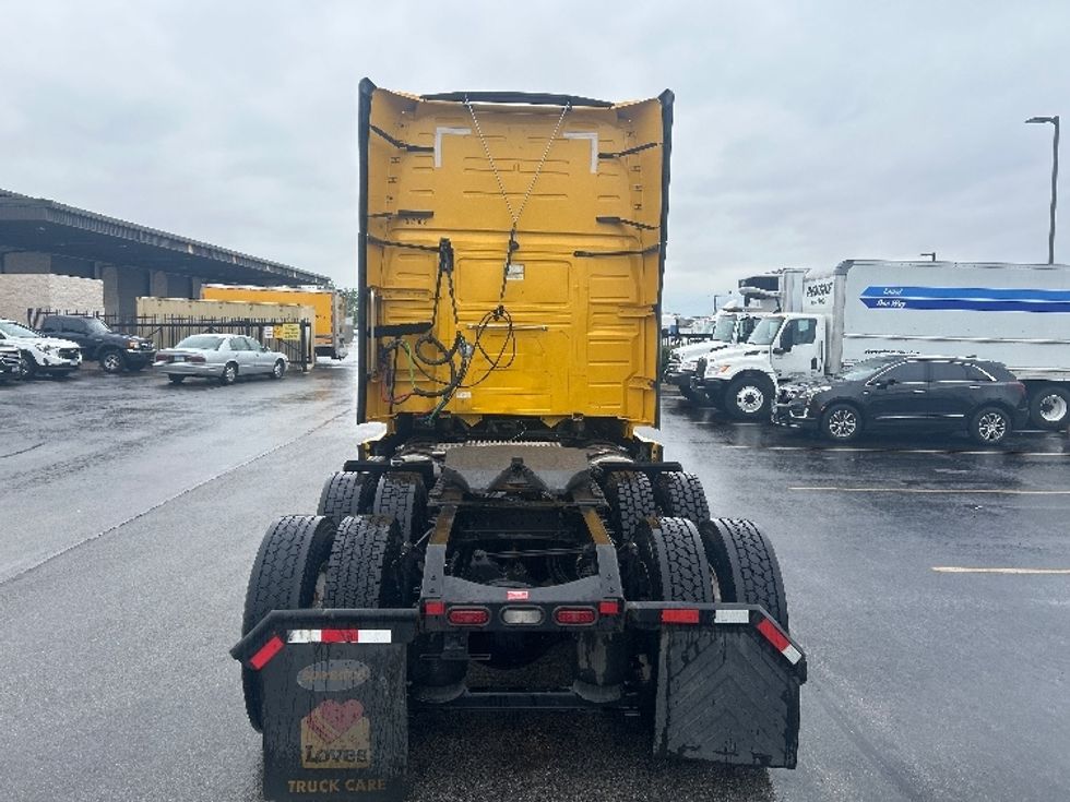 Sleeper Tractor-Heavy Duty Tractors-Volvo-2022-VNL64760-East Chicago-IN-508,303\n\t\tmiles-$ 70,750 - Image 6