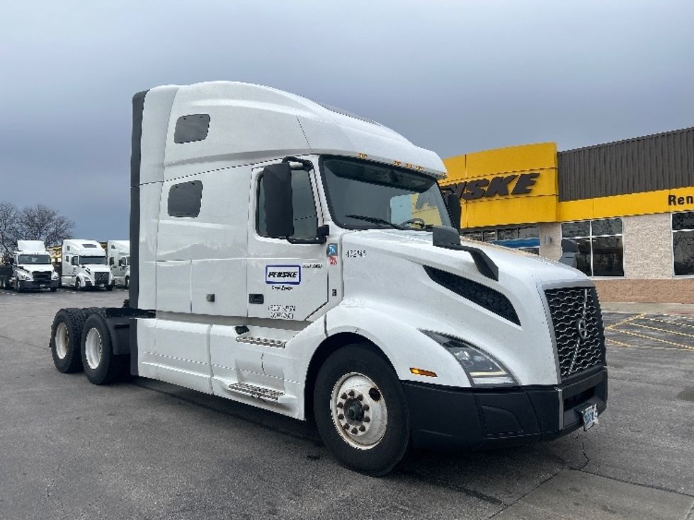 Sleeper Tractor-Heavy Duty Tractors-Volvo-2022-VNL64760-East Chicago-IN-510,619\n\t\tmiles-$ 67,500 - Image 1