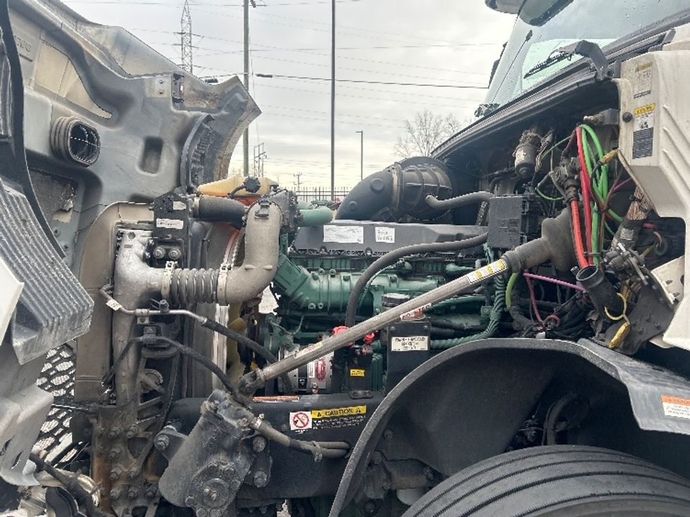 Sleeper Tractor-Heavy Duty Tractors-Volvo-2022-VNL64760-East Chicago-IN-510,619\n\t\tmiles-$ 67,500 - Image 21