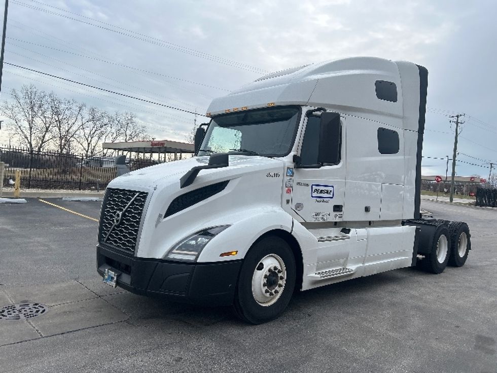 Sleeper Tractor-Heavy Duty Tractors-Volvo-2022-VNL64760-East Chicago-IN-510,619\n\t\tmiles-$ 67,500 - Image 3