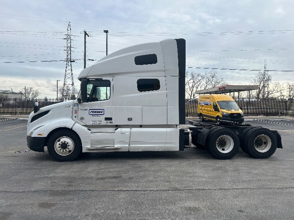 Sleeper Tractor-Heavy Duty Tractors-Volvo-2022-VNL64760-East Chicago-IN-510,619\n\t\tmiles-$ 67,500 - Image 4
