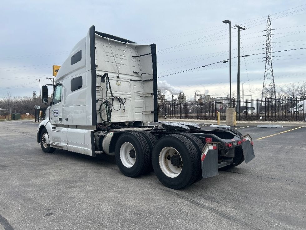 Sleeper Tractor-Heavy Duty Tractors-Volvo-2022-VNL64760-East Chicago-IN-510,619\n\t\tmiles-$ 67,500 - Image 5